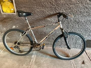 MTB 26 IN ALLUMINIO CON SOSPENSIONE
