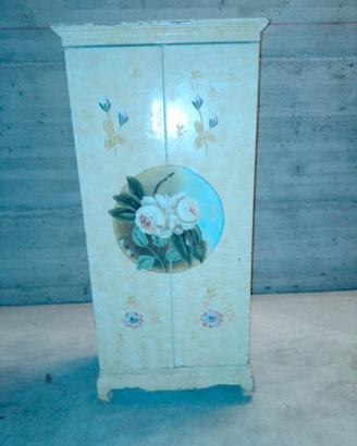 Mobile stile provenzale decorazione floreale