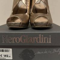 Sandalo Nero Giardini