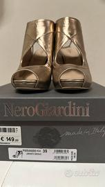 Sandalo Nero Giardini