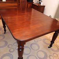 Tavolo antico da pranzo estensibile in legno