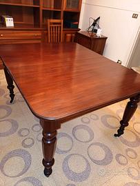 Tavolo antico da pranzo estensibile in legno