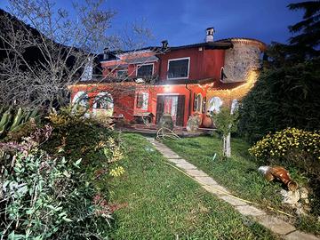 Villa di 462 m² con più di 5 locali e box auto dop