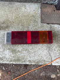 Faro posteriore dx iveco