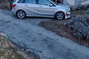 Mercedes B180d