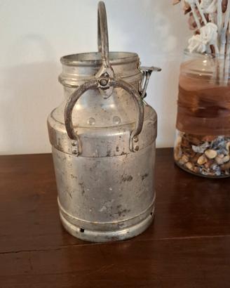 Vecchio bidone vintage origine Trentino Alto Adige