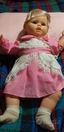 set,bambola tenuta benissimo, alta 55 bambolina vi