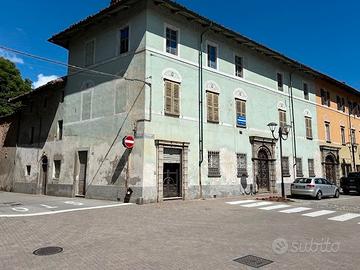 Palazzotto d'epoca in centro paese