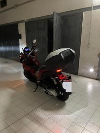  moto Honda ADV 350  