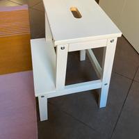 Scaletta/sgabello in legno Ikea, colore bianco