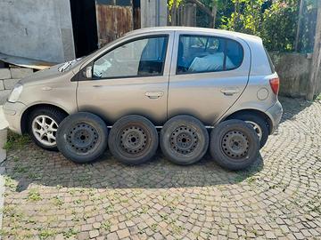 4 cerchi cerchioni per Toyota Yaris 2005