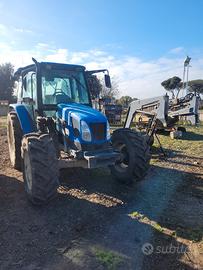 Trattore agricolo new hollan tl 80 con caricatore