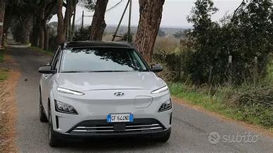 AUTO ELETTRICA KONA 64 KW