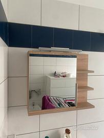 Specchi con illuminazione bagno