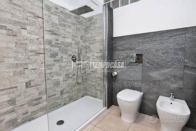 QUADRILOCALE RISTRUTTURATO CON BOX!!!
