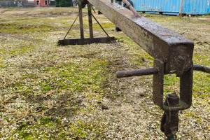 GANCIO DI SOLLEVAMENTO E BENNA