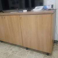 mobile,credenza