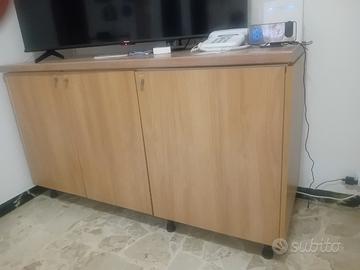 mobile,credenza