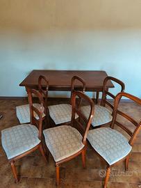 Tavolo e 6 sedie in legno