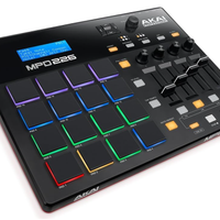 AKAI Professional MPD226 - Controller B0116X1BJI