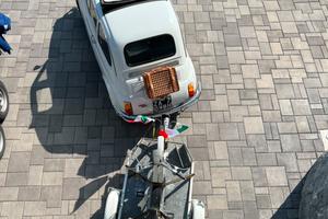 Fiat 500 L epoca con carrello e ciao Piaggio