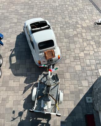 Fiat 500 L epoca con carrello e ciao Piaggio