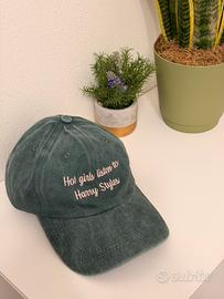 Cappello “Hot Girls Listen to Harry Styles”