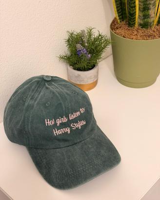 Cappello “Hot Girls Listen to Harry Styles”