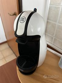 Macchinetta caffè Nescafè Dolcegusto