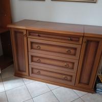 Comò con specchio ante e cassettoni