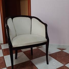 Poltrona in legno e velluto