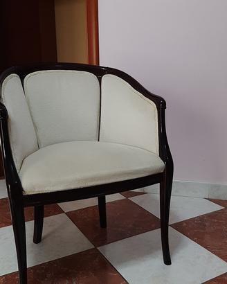 Poltrona in legno e velluto