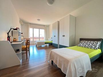 Posto in ampia stanza doppia per ragazza da sett