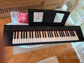 Piano Yamaha NP-12 B