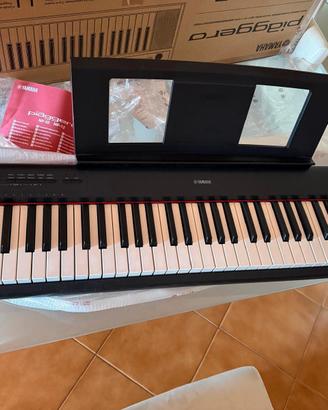 Piano Yamaha NP-12 B