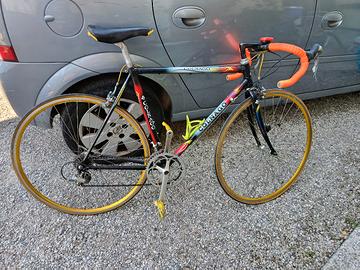 bicicletta Colnago in carbonio