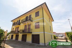 INTERO EDIFICIO CON 4 APPARTAMENTI E 4 BOX