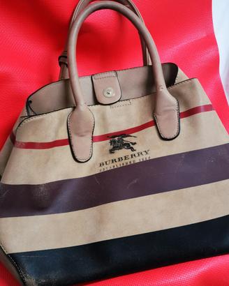 borsa a mano con scritta Burberry beige e fasce