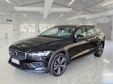 VOLVO V60 CROSS COUNTRY B4 D AWD AUTOM. ULTIMATE 5