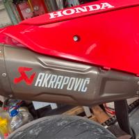 Scarico akrapovic