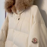 Piumino Moncler con pelliccia 