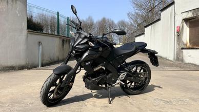 YAMAHA MT 125