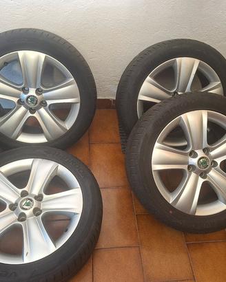 cerchi in lega con gomme 