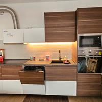 Cucina Ikea bianca e noce