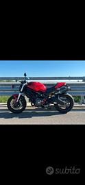 Ducati monster 696