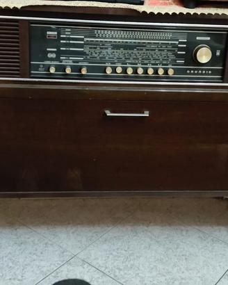 Radiofonografo Grundig stereo con giradischi