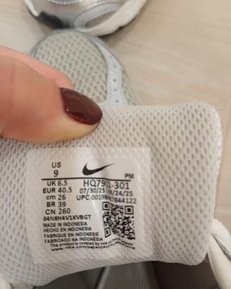 NIKE. Sneakers Nike V5 RNR . Numero 40.5