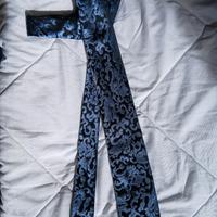 Cravatta uomo colore blu