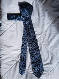 Cravatta uomo colore blu