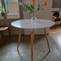 Tavolo rotondo stile nordico